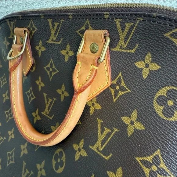 Louis Vuitton Alma PM - Picture 10 of 16